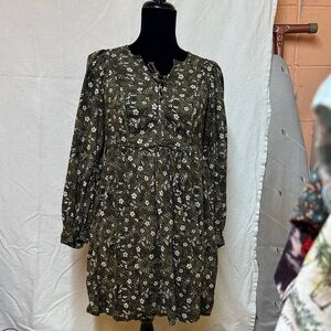 Old Navy Dark Green Floral Long Sleeve Dress